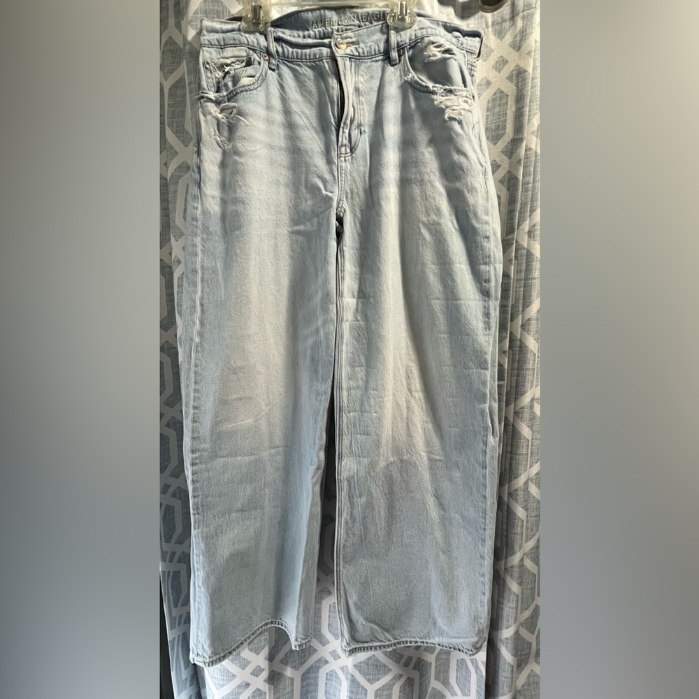 American Eagle Outfitters Light Blue High-Rise Jeans